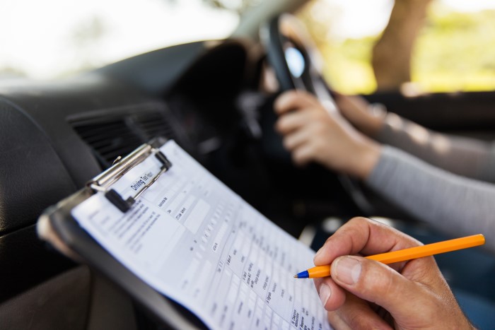 Look Out! New Driving Test Data Reveals The Most Common Faults