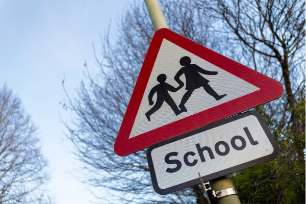 School Run Driving Laws That Could Cost Parents Up To £5000