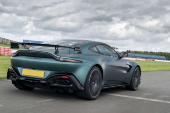 F1 Aston Martin Vantage Experience from drivingexperience.com