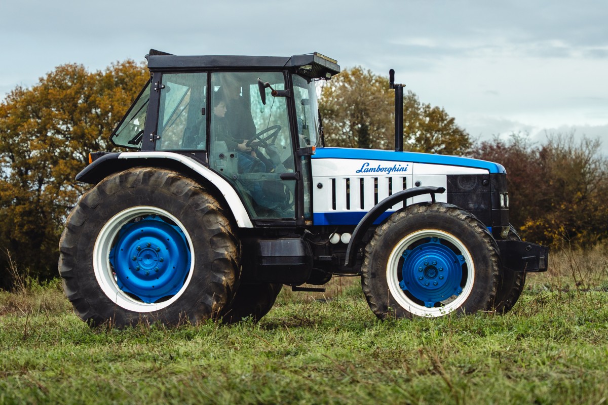 30 Minute Lamborghini Tractor Driving Experience Driving Experience 1