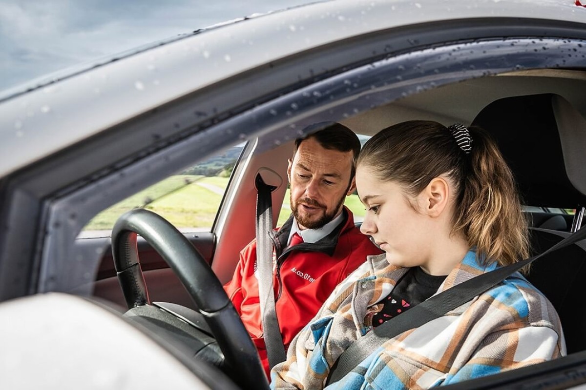 60 Minute Drive Age 10 Lesson - Denbigh Experience from drivingexperience.com