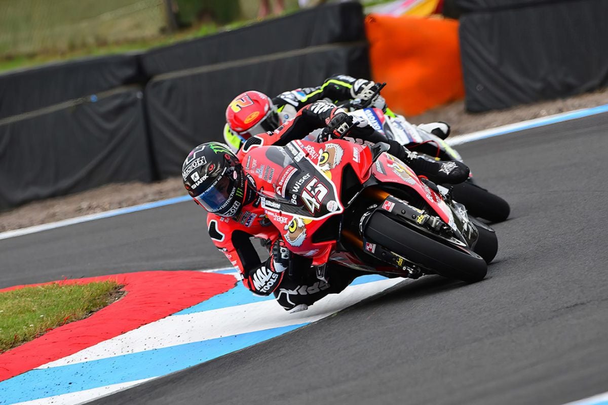 Niall Mackenzie Bike Trackday Experience Driving Experience 1