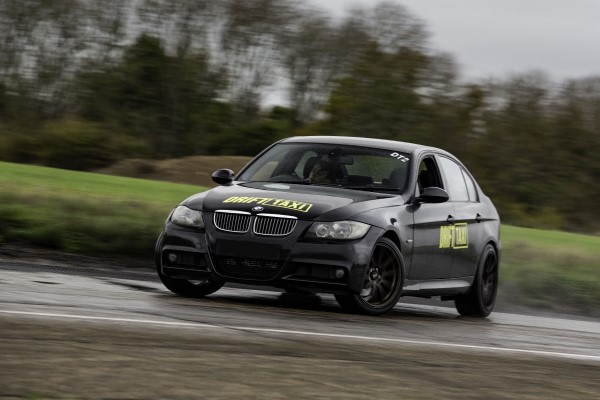 Drift Battle MX5 vs BMW - 36 laps Experience from drivingexperience.com