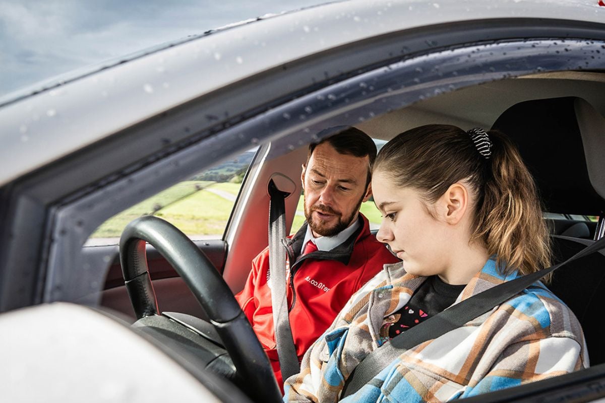 Drive Age 10 (5 x 30 Minute Bundle) Experience from drivingexperience.com