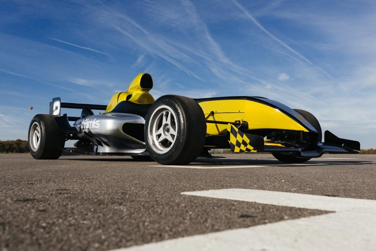 20 Lap F1000 Single Seater Thrill Driving Experience Experience from drivingexperience.com
