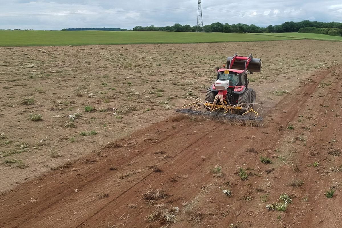 Junior Advanced Tractor Driving in Nottinghamshire (13+) Experience from drivingexperience.com