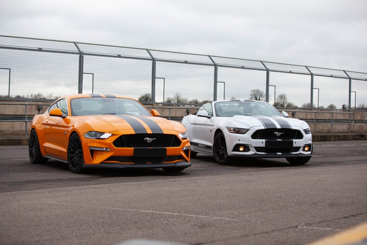 Junior VIP 2 Supercars Track Day Experience Experience from drivingexperience.com