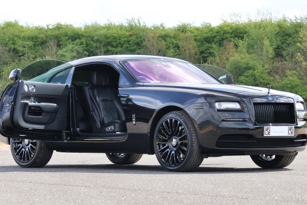 Rolls Royce Wraith Thrill + High Speed Passenger Ride Experience from drivingexperience.com