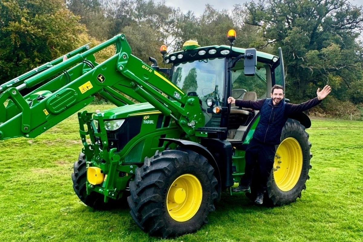 30 Mins Tractor Explorer for One Experience from drivingexperience.com